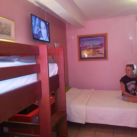 Hotel Des Voyageurs Монпелие Екстериор снимка