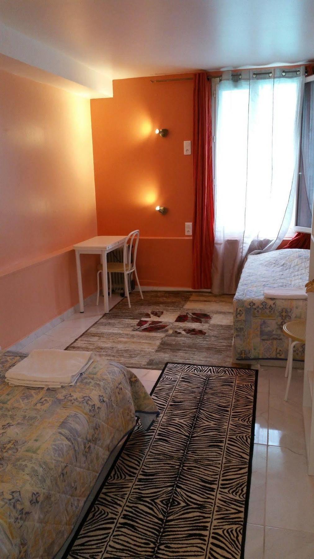 Hotel Des Voyageurs Монпелие Екстериор снимка