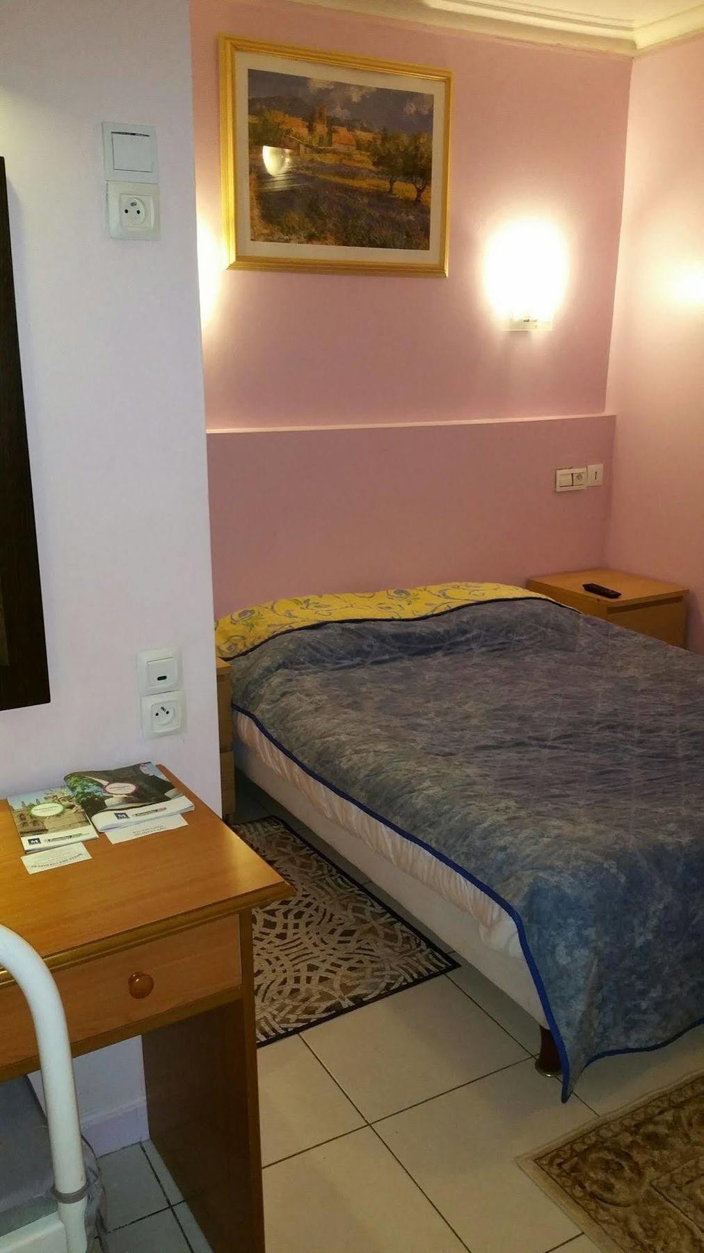 Hotel Des Voyageurs Монпелие Екстериор снимка